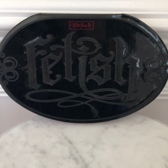 Kat Von D Fetish eyeshadow palette - Picture 1 of 3
